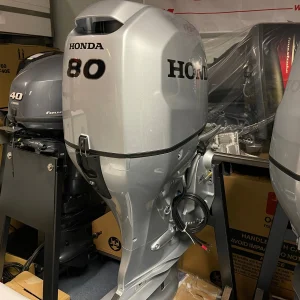SHOP honda 80 hp long shaft bf80 lrtu (including remote control, gauges and propeller)