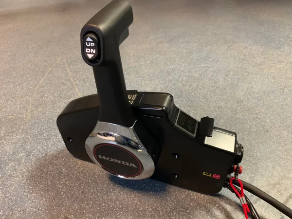 honda 80 hp long shaft bf80 lrtu (including remote control, gauges and propeller)