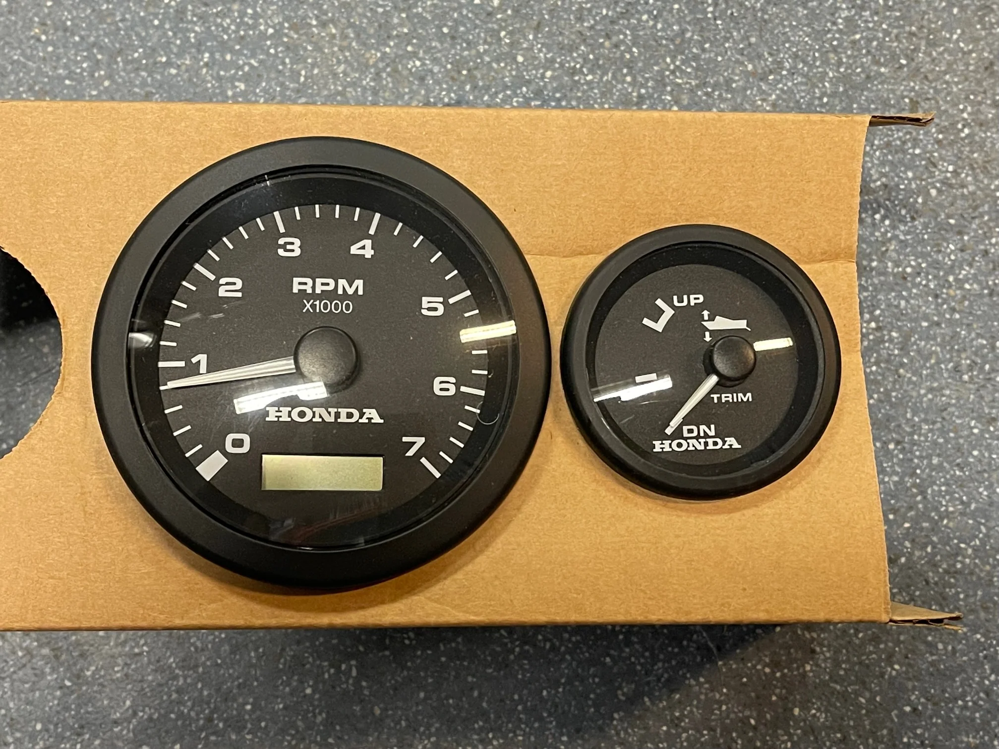 honda 80 hp long shaft bf80 lrtu (including remote control, gauges and propeller) honda 80 hp long shaft bf80 lrtu (including remote control, gauges and propeller)