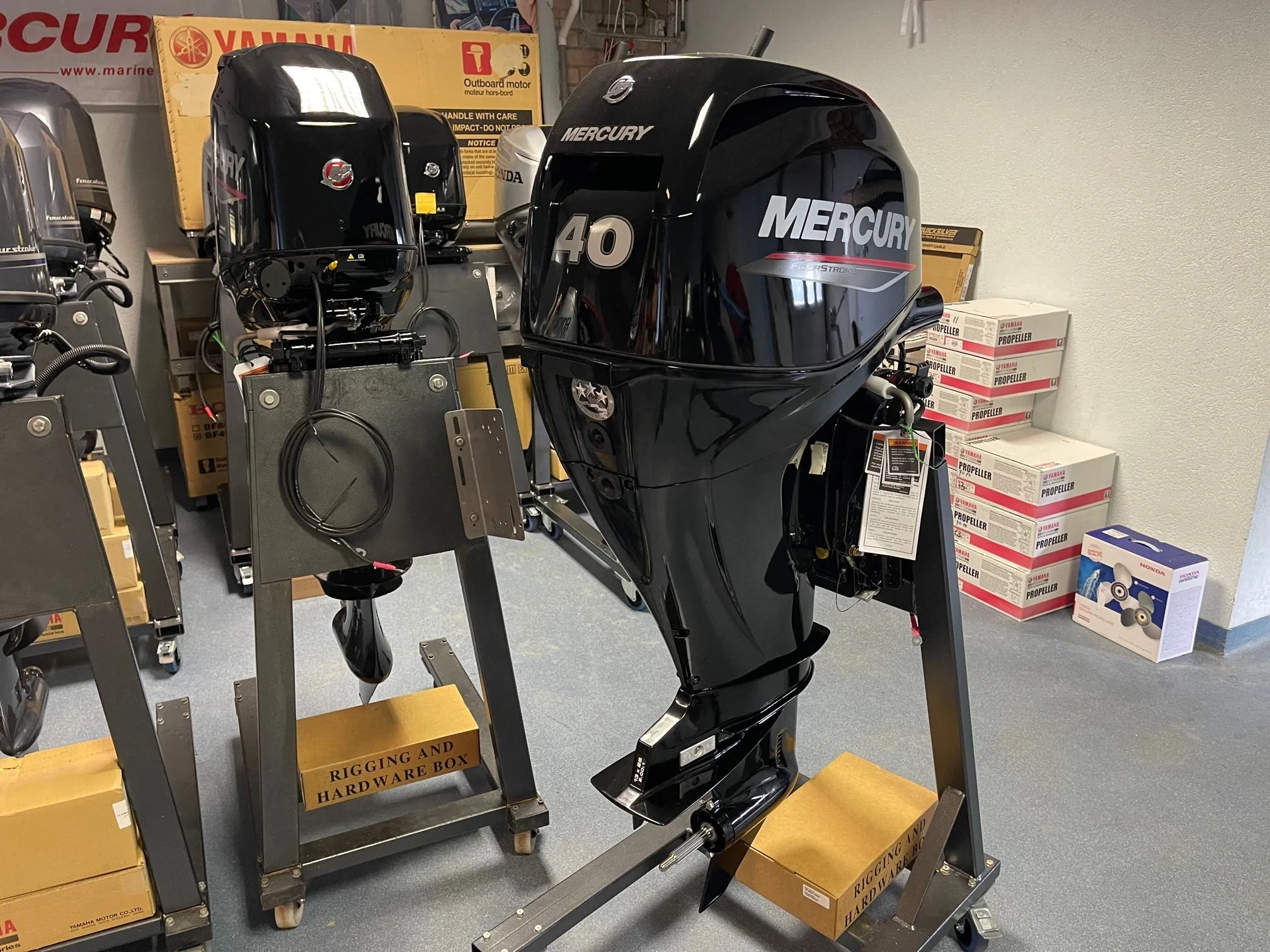 mercury 40 hp long shaft f40 efi elpt (including remote control, gauges and propeller) mercury 40 hp long shaft f40 efi elpt (including remote control, gauges and propeller)